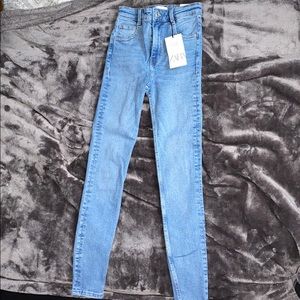 Zara Skinny Jegging Jeans